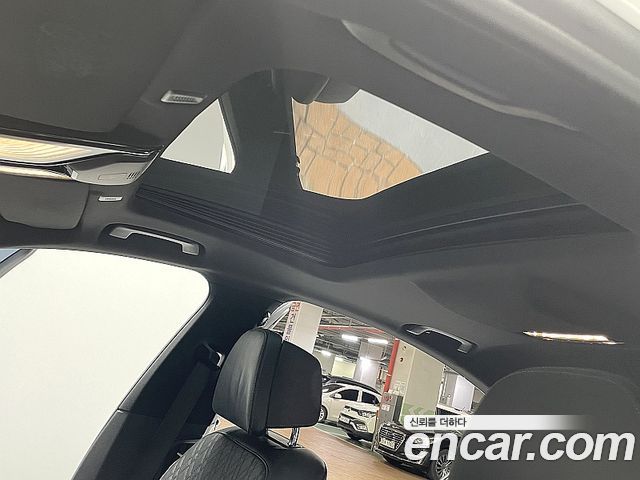 BMW 5-Series 2018 — photo 12