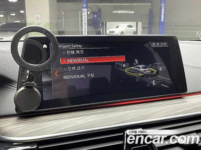 BMW 5-Series 2018 — photo 14