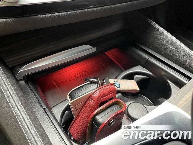 BMW 5-Series 2018 — photo 17