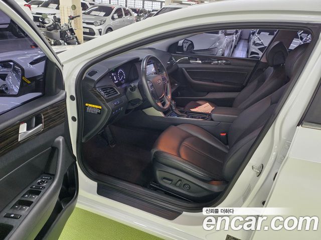 Hyundai Sonata 2017 — photo 16