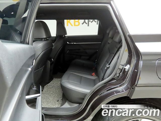 KG Mobility Torres 2023 — photo 12