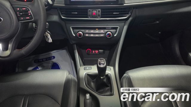 Kia K5 2018 — photo 17