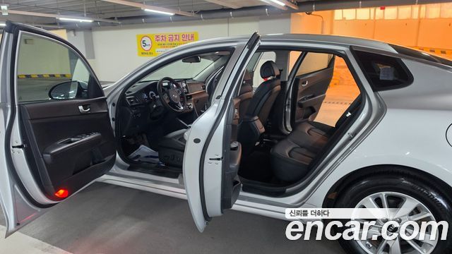 Kia K5 2018 — photo 18