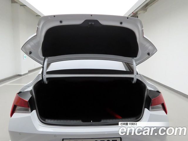 Hyundai AVANTE 2023 — photo 5