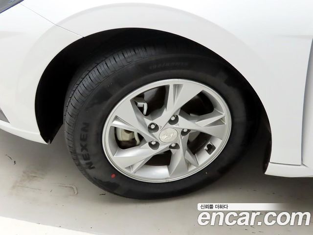 Hyundai AVANTE 2023 — photo 19