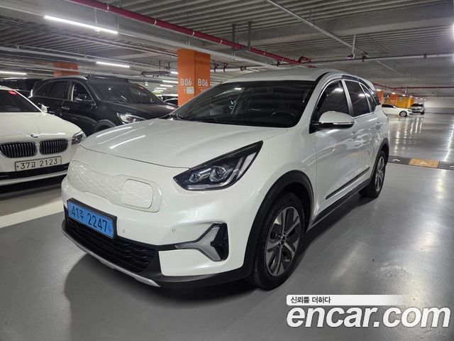 Kia Niro 2023 — photo 1
