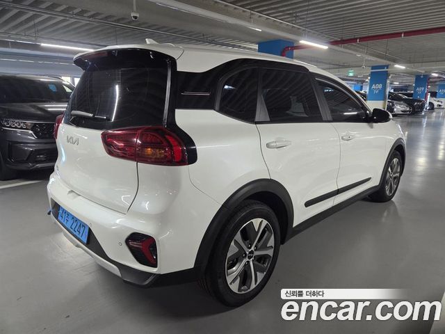 Kia Niro 2023 — photo 3