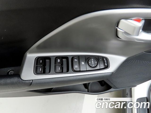 Kia Niro 2023 — photo 11