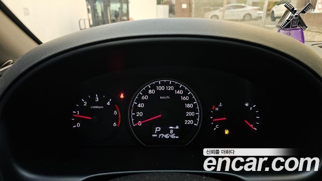 Hyundai Starex 2016 — photo 17