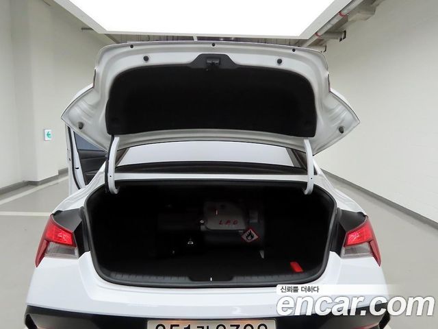 Hyundai AVANTE 2024 — photo 17