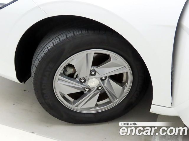 Hyundai AVANTE 2024 — photo 19