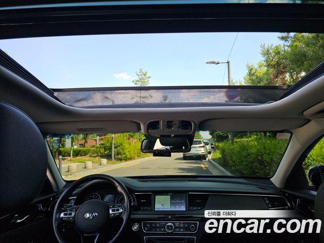 Kia K7 2018 — photo 11