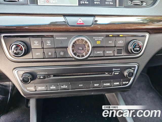 Kia K7 2018 — photo 19