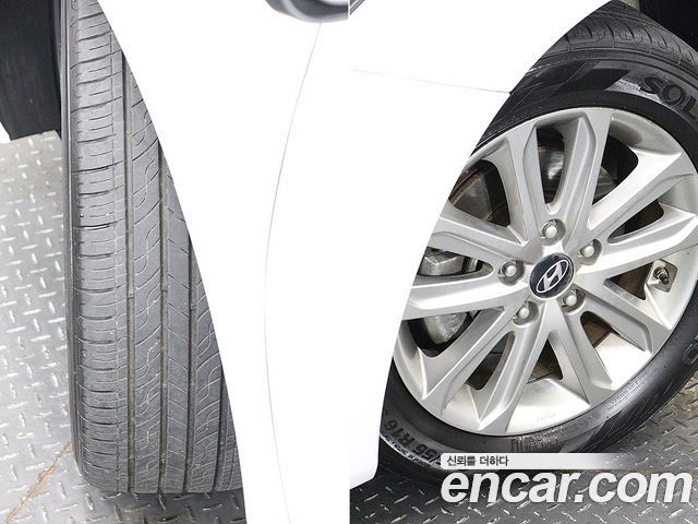 Hyundai AVANTE 2015 — photo 16