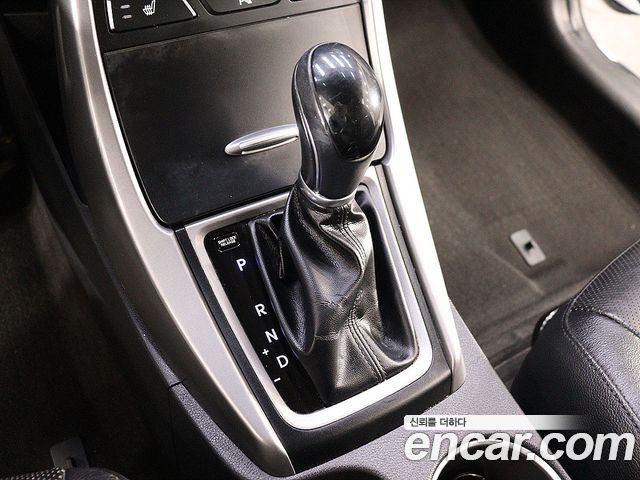 Hyundai AVANTE 2015 — photo 17