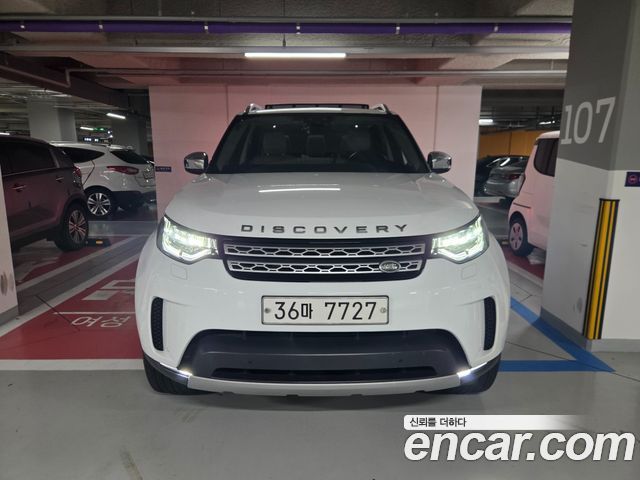 Land Rover Discovery 2017 — photo 1