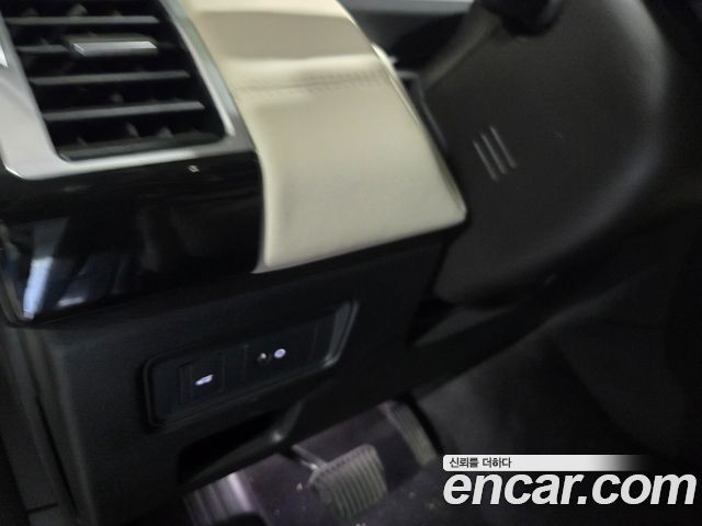 Land Rover Discovery 2017 — photo 8
