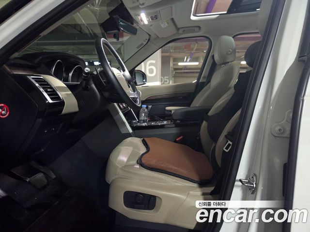 Land Rover Discovery 2017 — photo 9