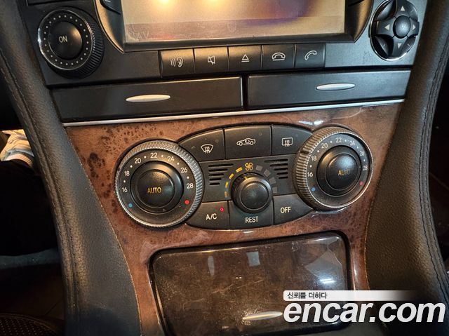Mercedes-Benz SL-Class 2007 — photo 16
