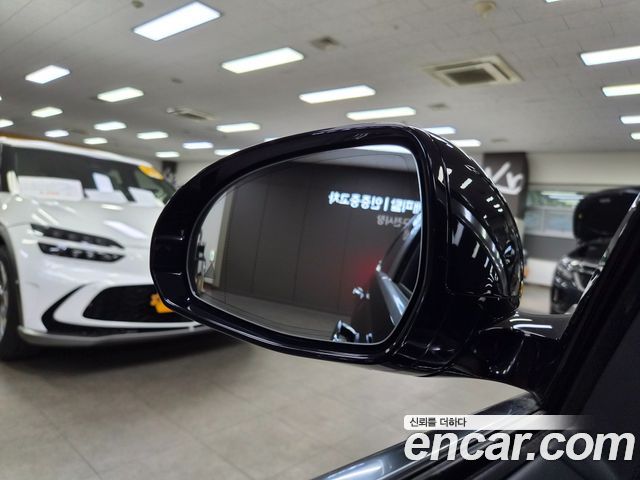 Mercedes-Benz S-Class 2023 — photo 9