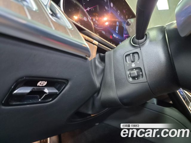 Mercedes-Benz S-Class 2023 — photo 10