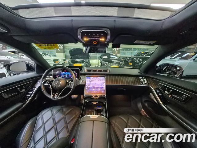 Mercedes-Benz S-Class 2023 — photo 16