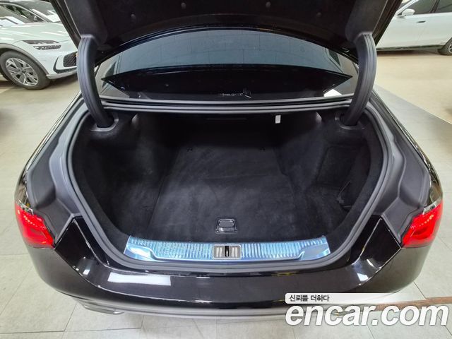 Mercedes-Benz S-Class 2023 — photo 20