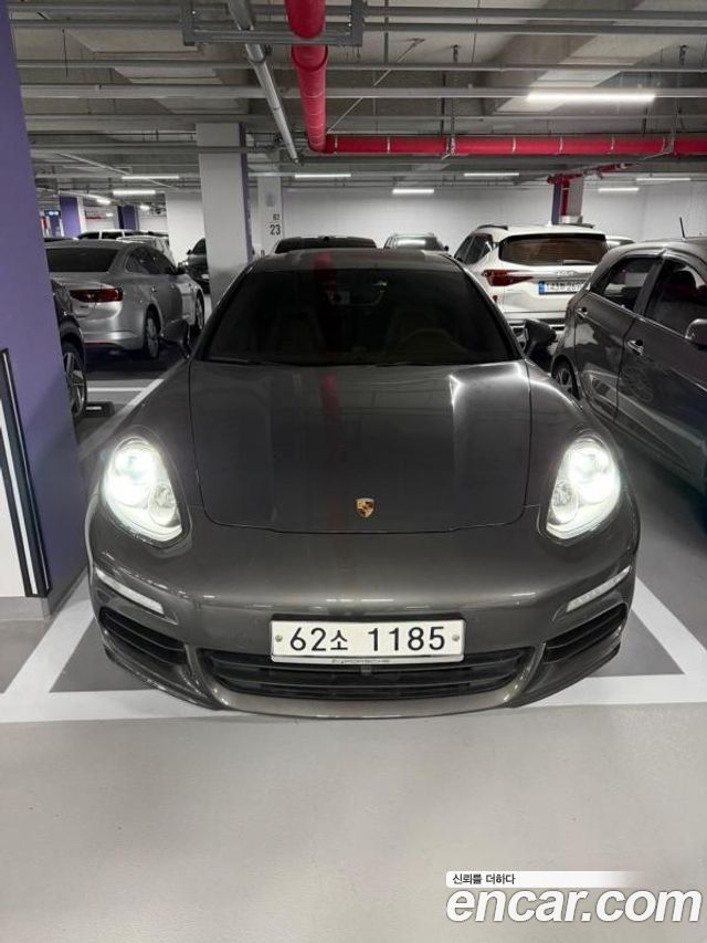 Porsche Panamera 2014 — photo 1