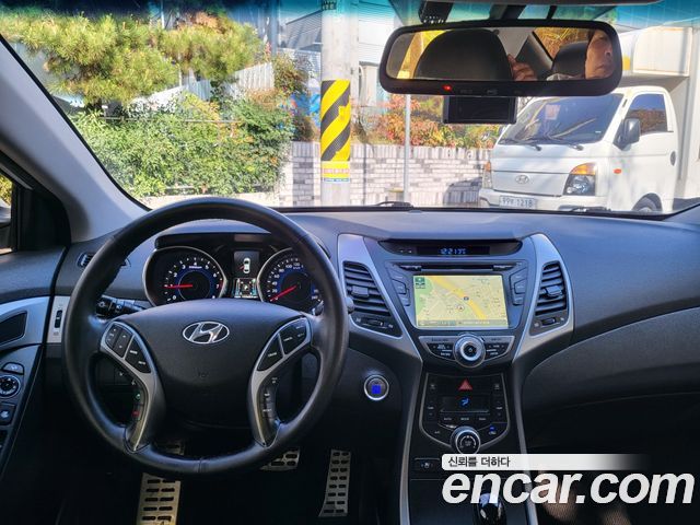 Hyundai AVANTE 2016 — photo 8