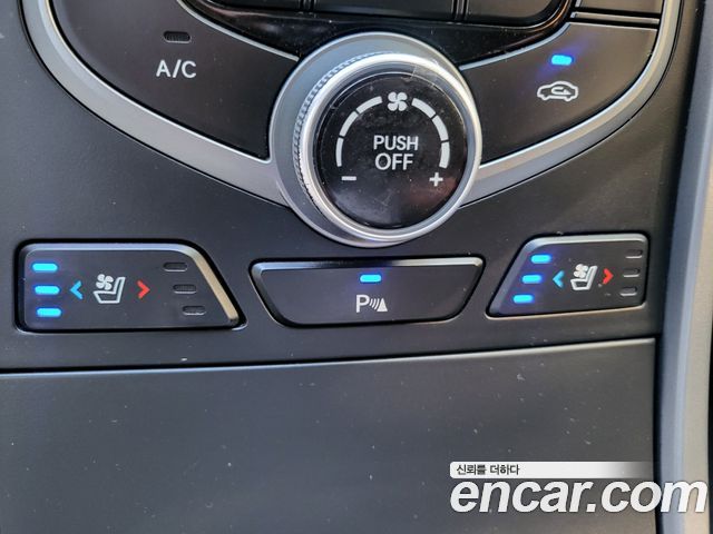 Hyundai AVANTE 2016 — photo 13