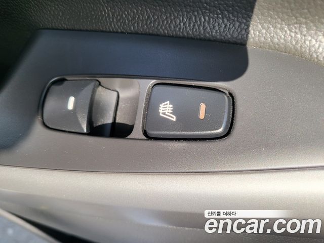 Hyundai AVANTE 2016 — photo 17