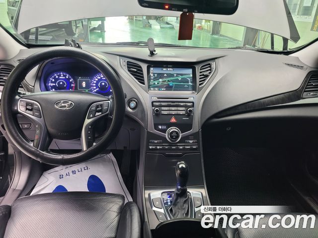 Hyundai Grandeur 2015 — photo 16