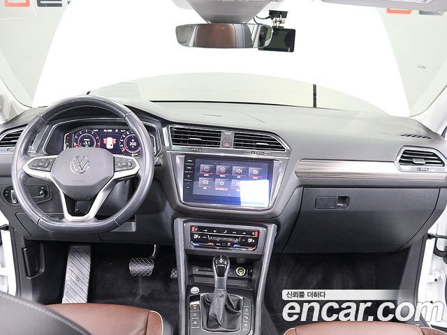 Volkswagen Tiguan 2023 — photo 13