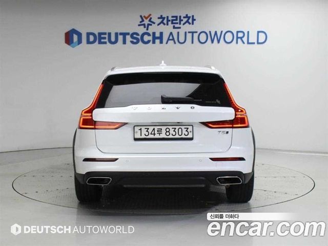 Volvo V60 2020 — photo 4