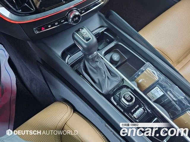 Volvo V60 2020 — photo 9