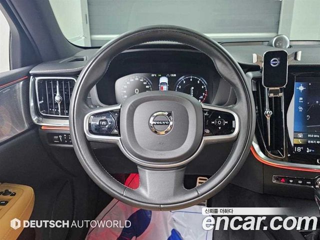 Volvo V60 2020 — photo 13
