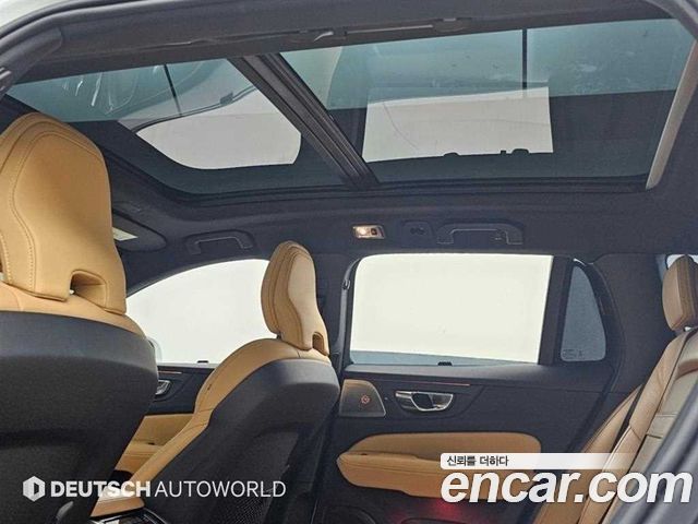 Volvo V60 2020 — photo 18