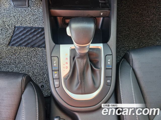 Kia K3 2022 — photo 12