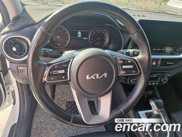 Kia K3 2022 — photo 15
