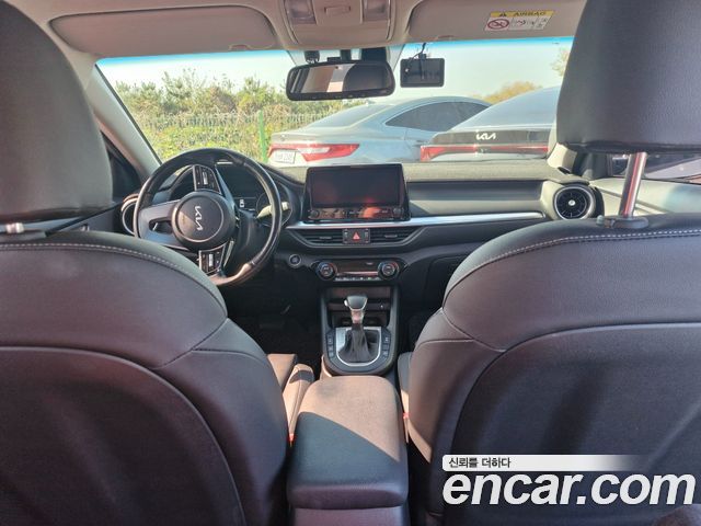 Kia K3 2022 — photo 16