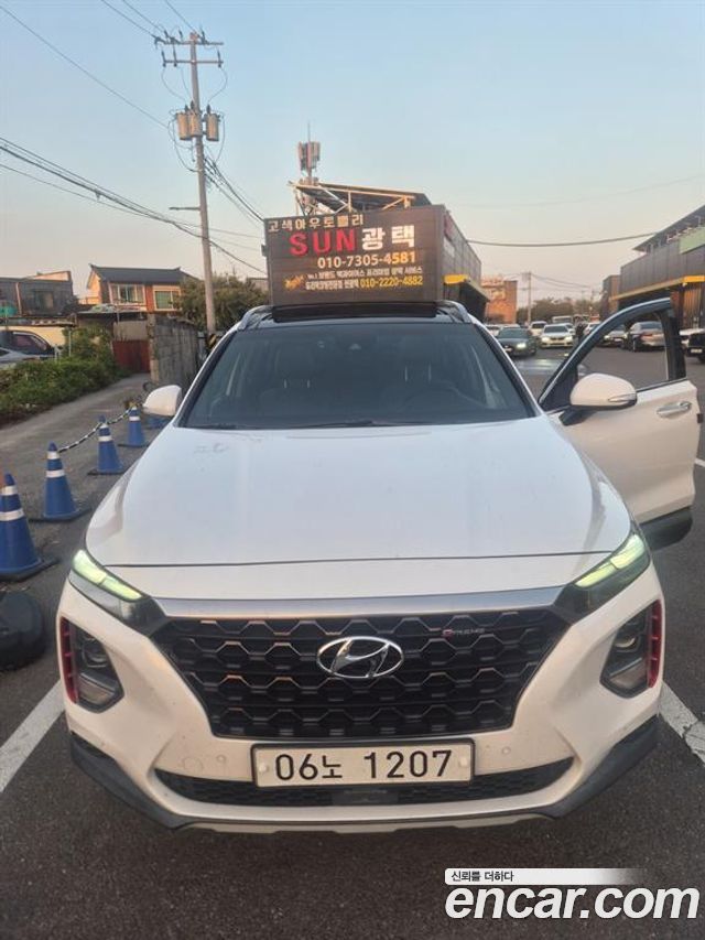 Hyundai Santafe 2019 — photo 1