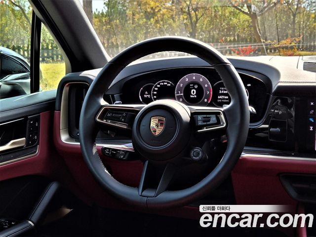 Porsche Cayenne 2025 — photo 12
