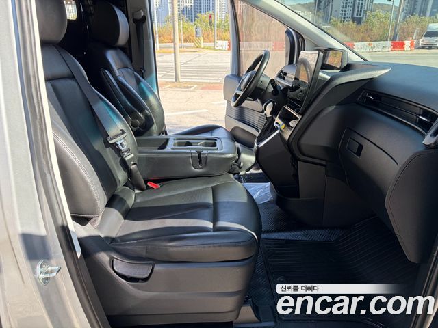 Hyundai Staria 2022 — photo 16