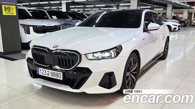 BMW 5-Series 2025 — photo 2