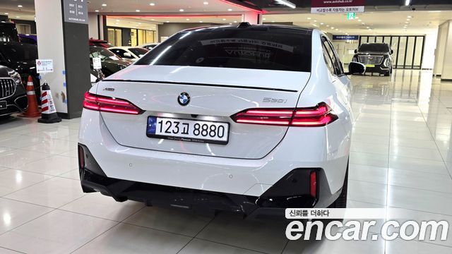 BMW 5-Series 2025 — photo 6