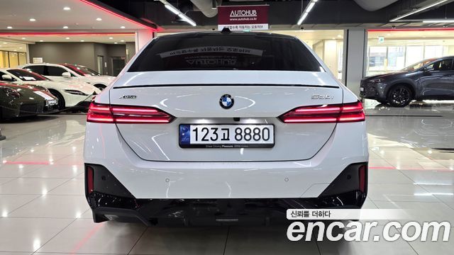 BMW 5-Series 2025 — photo 8