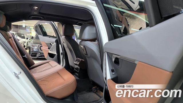 BMW 5-Series 2025 — photo 13