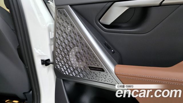 BMW 5-Series 2025 — photo 17