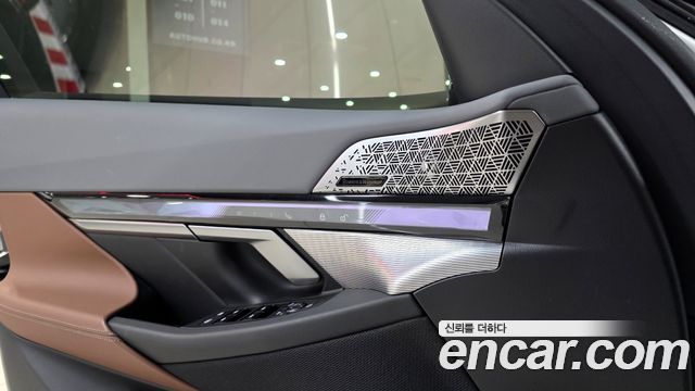 BMW 5-Series 2025 — photo 18