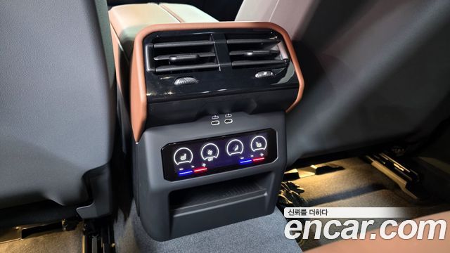 BMW 5-Series 2025 — photo 20